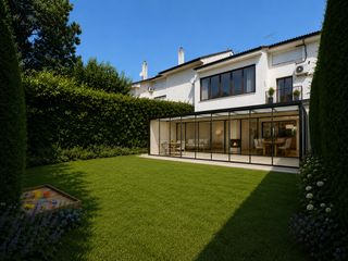 Semi detached house in Calle Homero