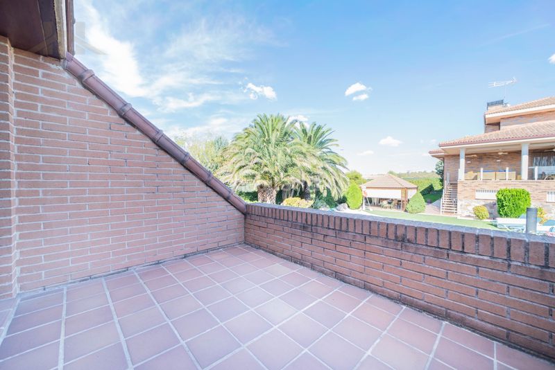 Foto 42c11a32-0078-4d37-af29-ff8432a92fff. Casa amb calefacció piscina a Norte Majadahonda