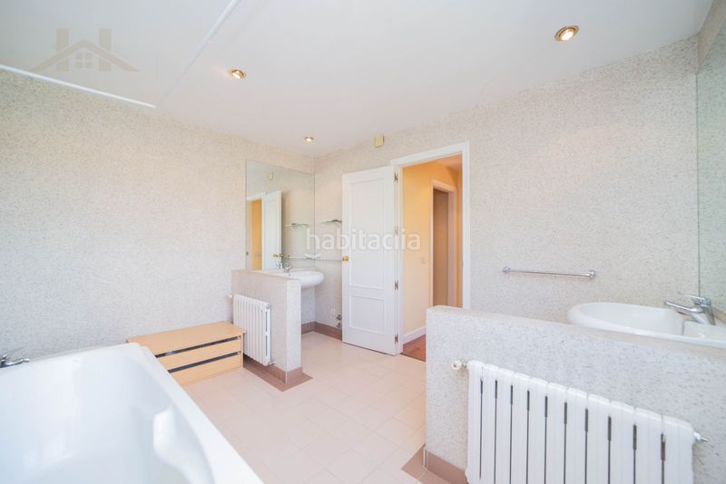 Foto e0667bd8-6666-4e03-a201-29799a946f35. Casa amb calefacció piscina a Norte Majadahonda