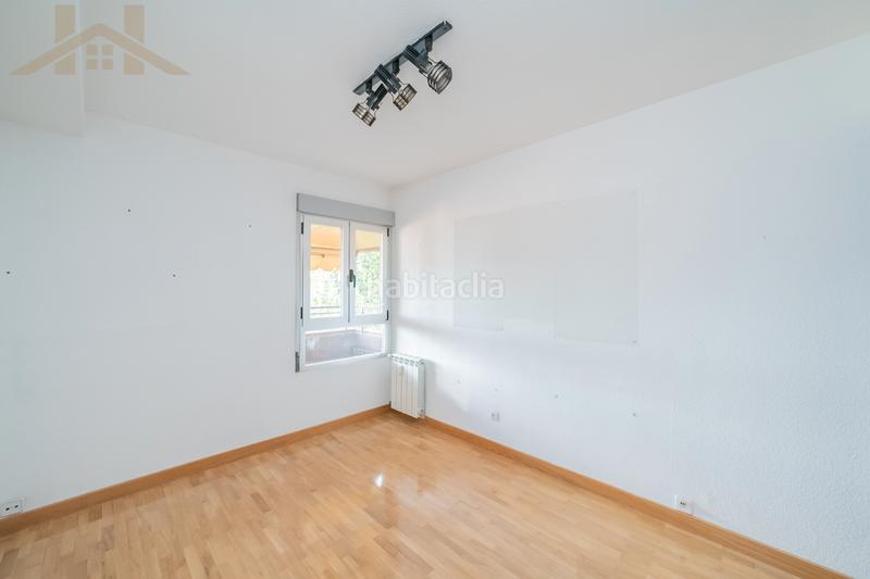 Foto 50bc0aed-dc45-4e0b-8066-d509b557051d. Ático increible atico con urbanizacion cerrada de 4 habitaciones en Majadahonda