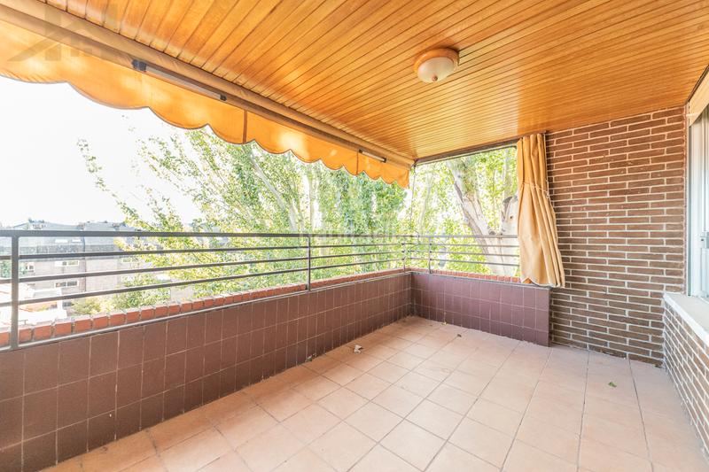 Foto e252c41e-0bd2-4c43-8b34-693244452996. Ático increible atico con urbanizacion cerrada de 4 habitaciones en Majadahonda