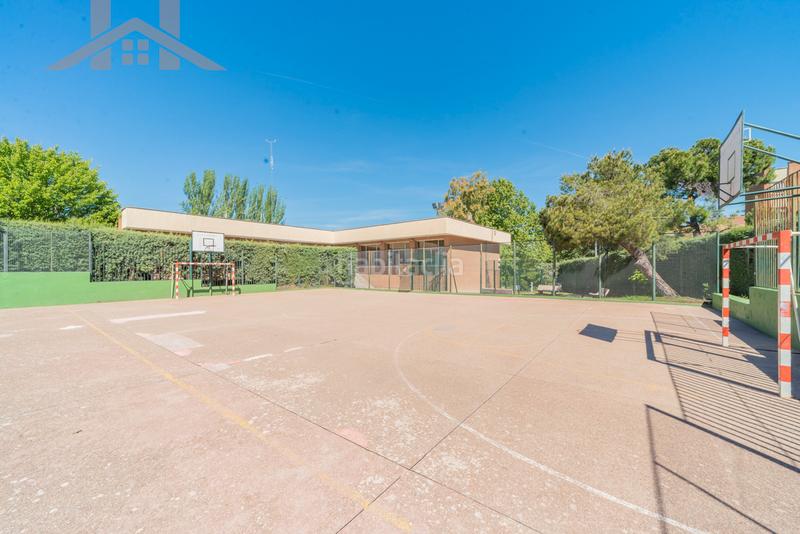 Foto c7a3cdb7-ca3e-4d25-b203-2b886d6d8319. Flat with heating parking pool in Norte Majadahonda