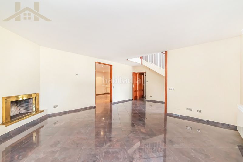 Foto 6d647bf2-9452-4b59-a451-41d820908797. Affitto chalet con camino riscaldamento parcheggio piscina in Majadahonda