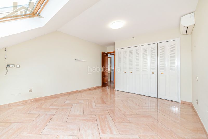 Foto f2f17857-ce80-4178-a29a-c5ddde554e1b. Affitto chalet con camino riscaldamento parcheggio piscina in Majadahonda
