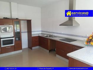 Xalet en Monturque. Gran chalet ubicado en las huertas bajas, dispone de 10.500 m2 d