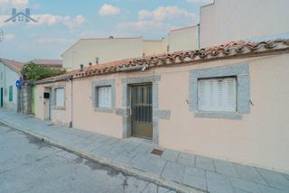 Semi detached house  Calle de san lorenzo. Chalet adosado para reformar en el centro