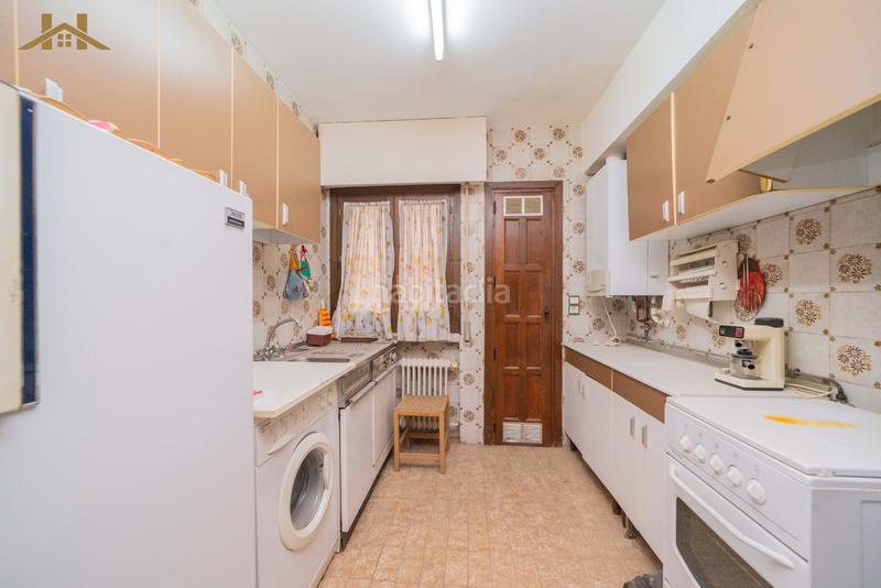 Foto d937be36-6951-4f9a-bcc5-3a1aaf6abae2. Piso  en venta en calle de juliana en Jardín de los Reyes-Parque Real Escorial (El)