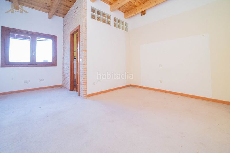 Foto efd3ce2b-3e97-40fa-a2bd-6b3dcacce137. Xalet amb xemeneia calefacció aparcament piscina a Escorial (El)