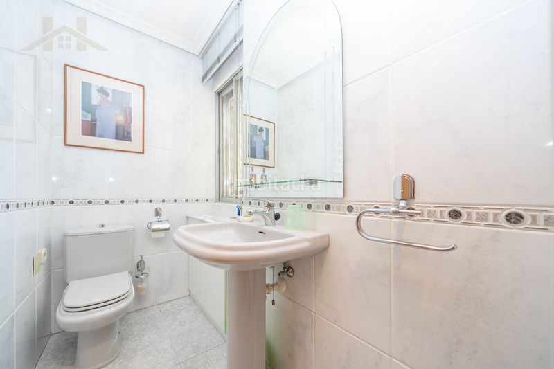 Foto 12937c3d-3357-40f4-a752-764d49c57c05. Casa adossada amb xemeneia calefacció aparcament a Escorial (El)