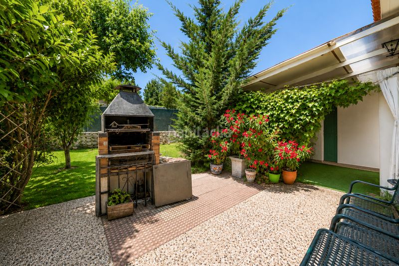 Foto b931e54b-bc3e-469e-8b2a-17ee6332403f. Casa amb xemeneia aparcament piscina a Centro-Manguilla Escorial (El)