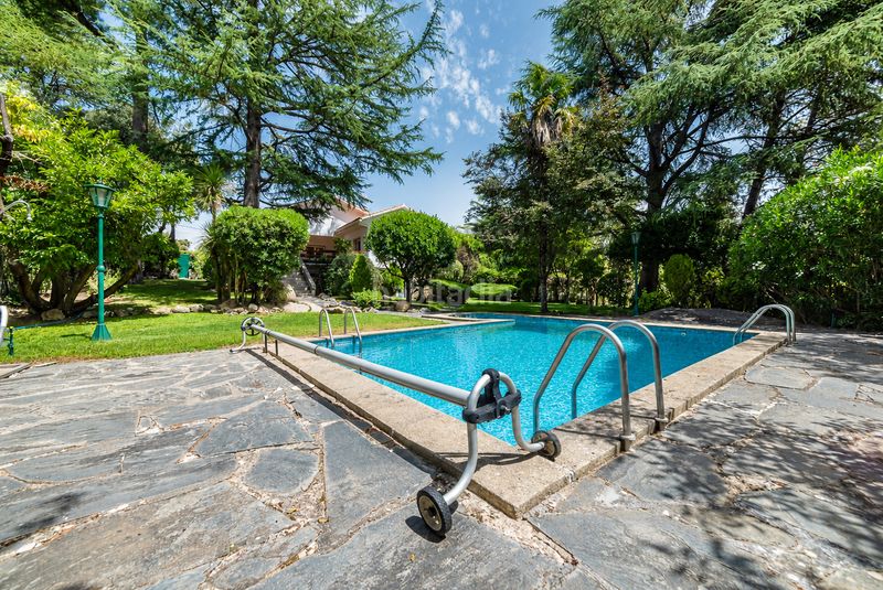 Foto 6e1a4d19-0a4f-4219-89a4-918820054f4f. Casa amb xemeneia calefacció aparcament piscina a Escorial (El)