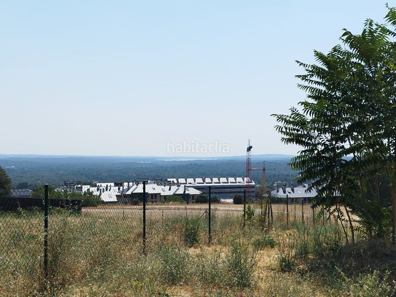 Foto f0a245d8-4d4b-46f4-8963-9d2163b59b44. Casa aparellada amb calefacció aparcament piscina a Escorial (El)