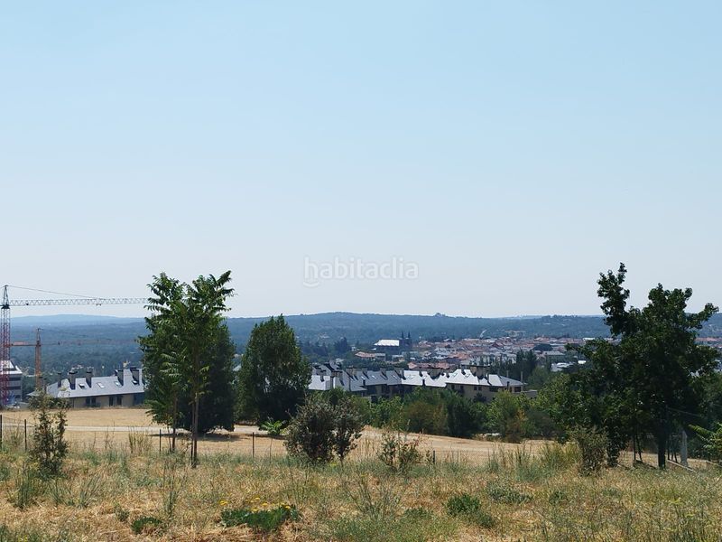 Foto f72eb8d4-2cf0-4e56-9212-a32471fa8023. Casa aparellada amb calefacció aparcament piscina a Escorial (El)