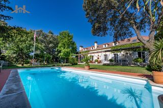 Casa a Navalquejigo-Los Arroyos. Hogares el escorial vende... elegante villa familiar con gran ja