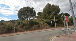Terreny residencial  Urbanitzacio vallserrat. Delante de la escuela!