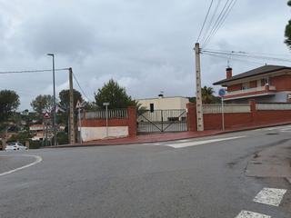Terreny residencial a Carrer santiago rusiñol 90. Esquinera y llana!