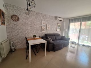 Rent Ground floor in Martorell. Con terraza  y piscina!
