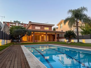 Location Chalet  Carrer dels capitans de mar. A 5 min de la playa!