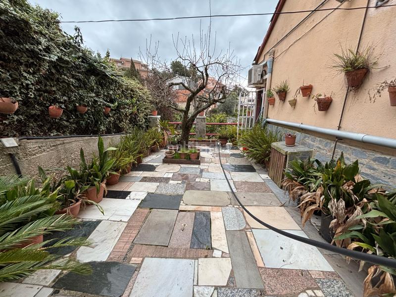 Foto 645b2295-a979-4509-9726-e29f50e146b6. Chalet amplia parcela con piscina! en Sant Esteve Sesrovires