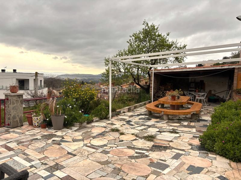 Foto f7a23f50-b893-4481-8d74-095f4ef134d8. Chalet amplia parcela con piscina! en Sant Esteve Sesrovires