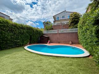 Chalet  Carrer santiago rusiol. Ideal para 2 familias!