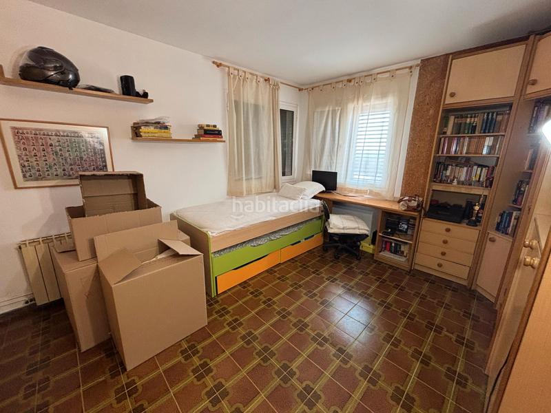 Foto 773c4ade-8bf8-453d-8b91-09f76c75bdf1. Xalet amb xemeneia calefacció aparcament piscina a Sant Esteve Sesrovires