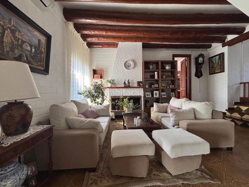 Foto 7dff8fb1-409a-4f72-85ca-238c82f9c306. Xalet amb xemeneia calefacció aparcament piscina a Sant Esteve Sesrovires