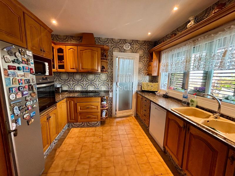 Foto d0d6f36a-25ff-4ee3-8d86-8e6701a2a025. Xalet amb xemeneia calefacció aparcament piscina a Sant Esteve Sesrovires