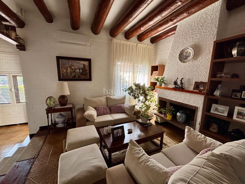 Foto ebccc836-b039-4734-aeab-b7aa4b2aa905. Xalet amb xemeneia calefacció aparcament piscina a Sant Esteve Sesrovires