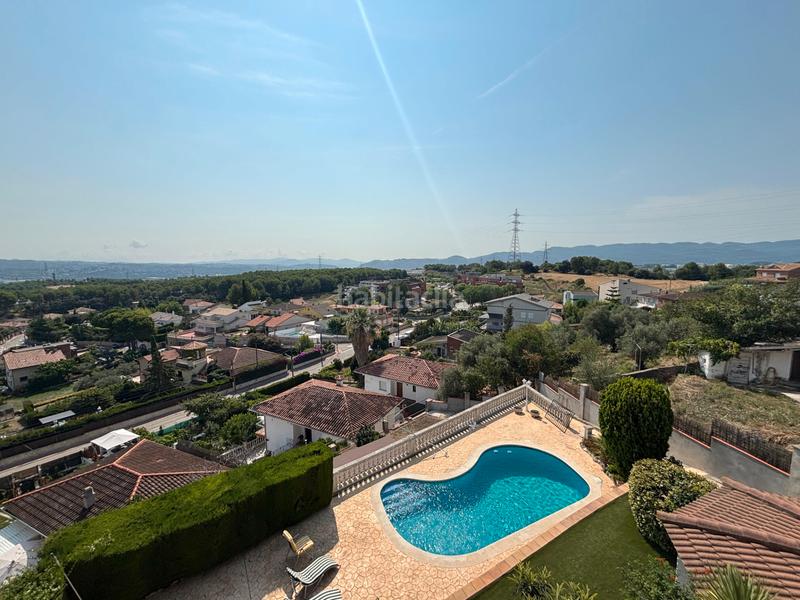 Foto f180d898-3224-44d1-9ee5-1e243d63171e. Xalet amb xemeneia calefacció aparcament piscina a Sant Esteve Sesrovires