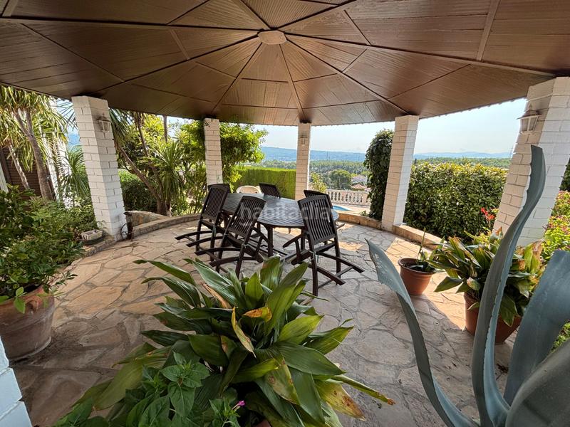 Foto ff42c3d3-881f-452e-9811-696fd04b9c67. Xalet amb xemeneia calefacció aparcament piscina a Sant Esteve Sesrovires