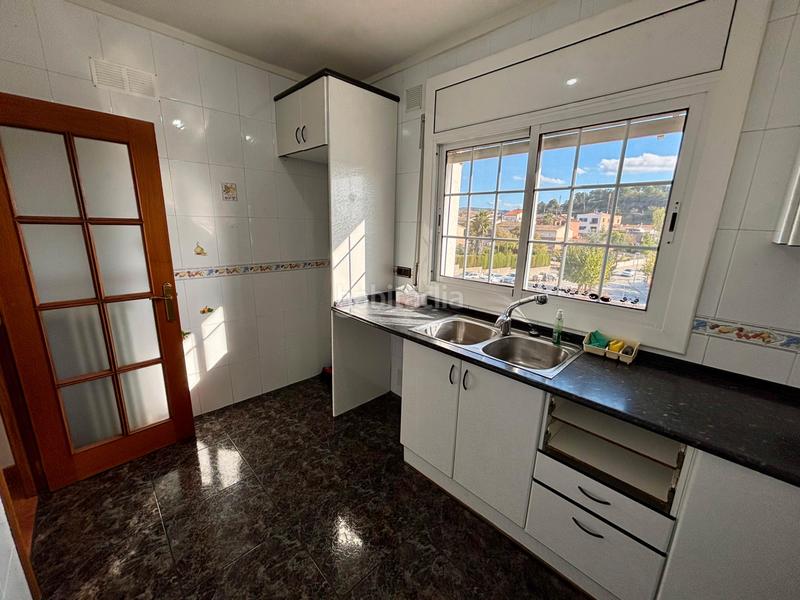 Foto 21e0f591-efc1-4e81-9cff-93fc11dd7191. Chalet avec cheminée chauffage parking dans Subirats