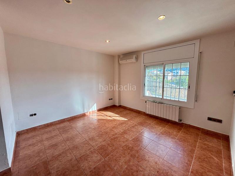 Foto 4cf0e9a0-cfe3-4427-9ec5-a8e2e5b2e11b. Chalet avec cheminée chauffage parking dans Subirats