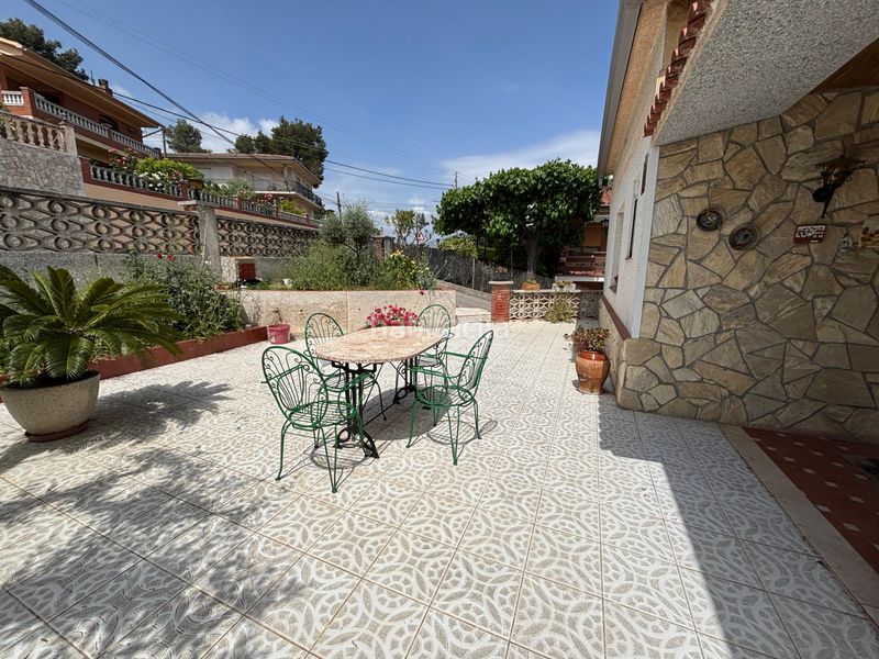 Foto 19f538ca-3fc2-4283-8b14-926131e76d52. Chalet with fireplace heating parking pool in Sant Esteve Sesrovires