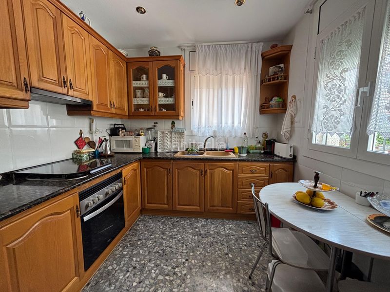 Foto 1a48a78a-a85e-4af4-8970-5fa83c12ba07. Chalet with fireplace heating parking pool in Sant Esteve Sesrovires