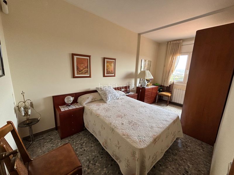 Foto d16878c2-0d05-492f-a289-051e79dc3ac2. Chalet with fireplace heating parking pool in Sant Esteve Sesrovires
