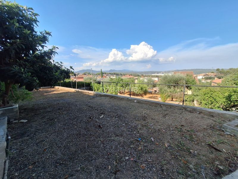 Foto e05951bd-a97c-4e1c-b93f-939532b82d8a. Chalet with fireplace heating parking pool in Sant Esteve Sesrovires