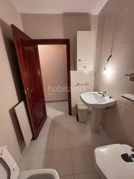 Foto 4d0b9d2c-4d63-443a-8ba9-52f02a1031b7. Towny house with heating parking in Sant Esteve Sesrovires