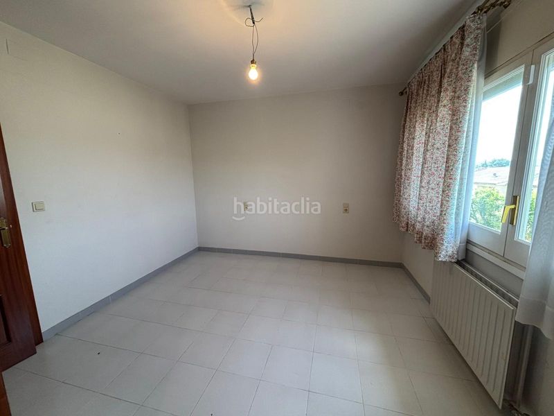 Foto 764e6ce5-08cc-497d-b3a8-70dab02acf73. Towny house with heating parking in Sant Esteve Sesrovires