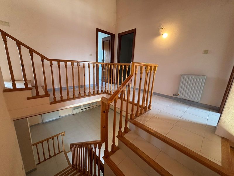 Foto 942c89f8-333c-4b82-888d-5d6b439ac961. Towny house with heating parking in Sant Esteve Sesrovires