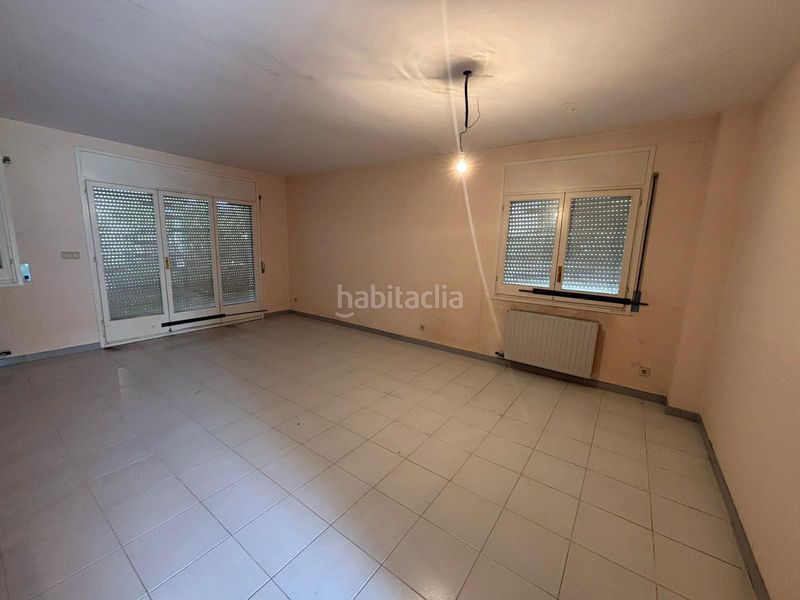 Foto a4a86e5a-1f62-4e6f-8e25-5bc8b24eba61. Towny house with heating parking in Sant Esteve Sesrovires