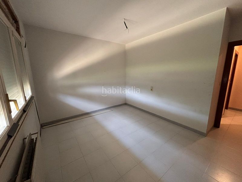 Foto d0458f66-064e-4025-8acc-049e945c97f8. Towny house with heating parking in Sant Esteve Sesrovires