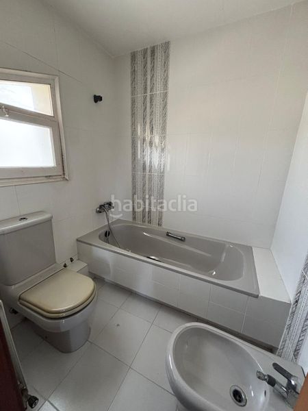 Foto e11b7fd6-d435-4779-bbde-22cb37305a8f. Towny house with heating parking in Sant Esteve Sesrovires