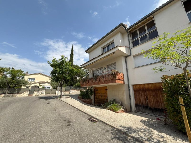 Foto e653d9f3-d8b6-41a5-a837-3a87ac99a4a0. Towny house with heating parking in Sant Esteve Sesrovires
