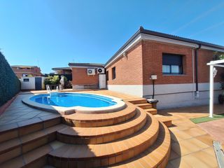 Chalet  Carrer alboraia. Espectacular casa en 1 planta!