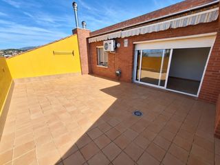 Dúplex a Avinguda Montserrat