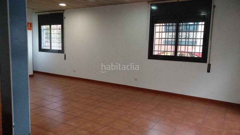 Foto 71388efd-8e6c-4615-a205-d24da2feb291. Local comercial en carrer poeta ramon torruella 3 en Esparreguera