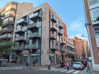 Autoparkplatz  Carrer de sant lluís. Garatge cotxe gran