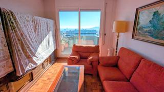 Appartement à Baix Guinardó. Gran piso  con maravillosas vistas al mar y la ciudad