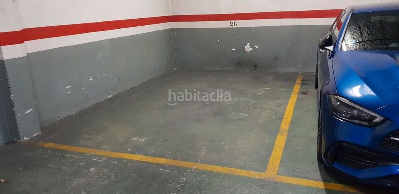 Foto 144e63d0-a8f7-47a6-856c-f7f569b0851c. Parking voiture dans El Camp de l´Arpa del Clot Barcelona